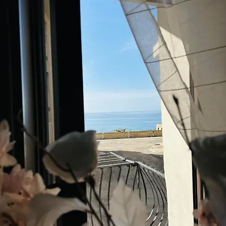 Vicolo18 *